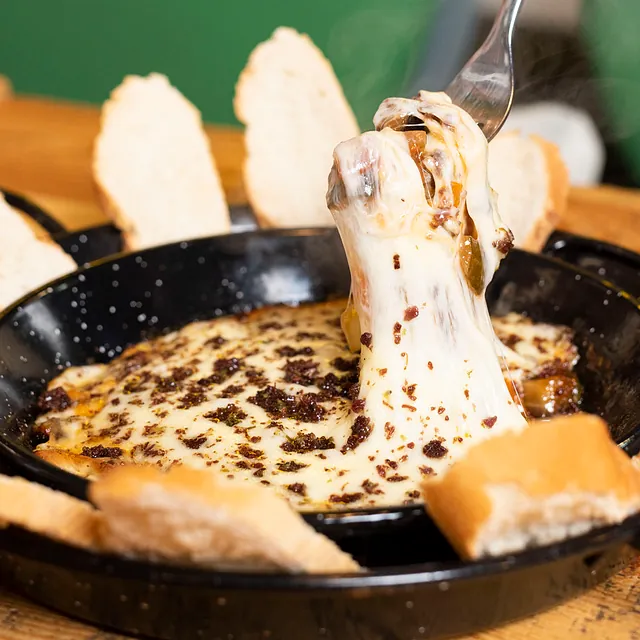 Hamburguesería Crónicass queso fundido