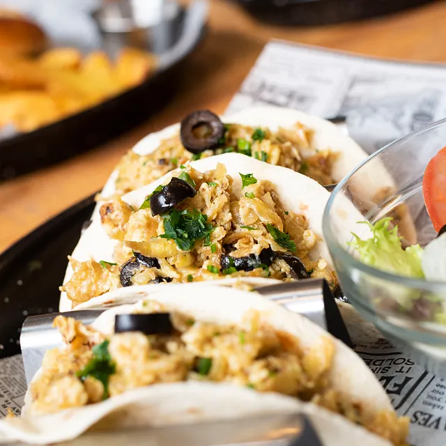 Hamburguesería Crónicass quesadillas