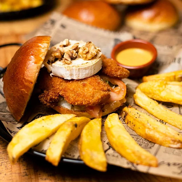 Hamburguesería Crónicass hamburguesa queso cabra